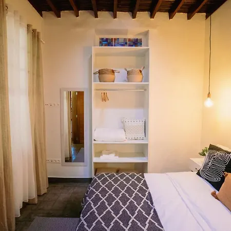 Casa Emblematica Maruca Y Leli * 洛斯瑟罗斯